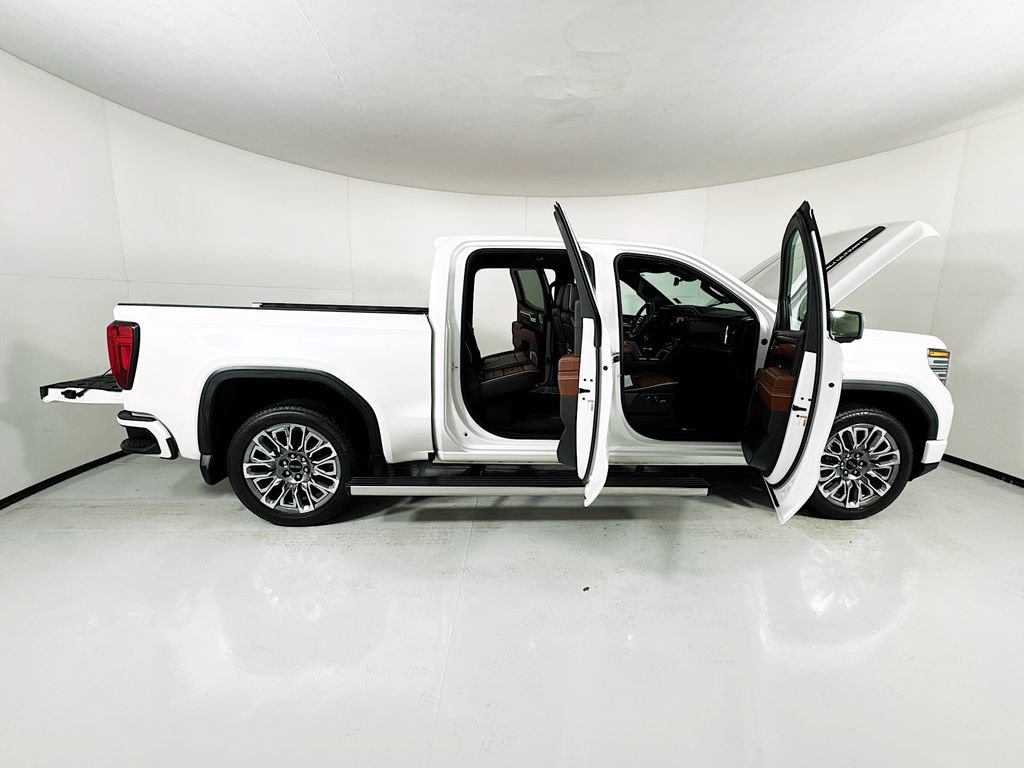 Used 2023 GMC Sierra 1500 Denali Ultimate image 32