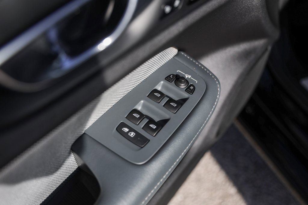 Used 2022 Volvo S60 B5 R-Design w/ Climate Package image 26