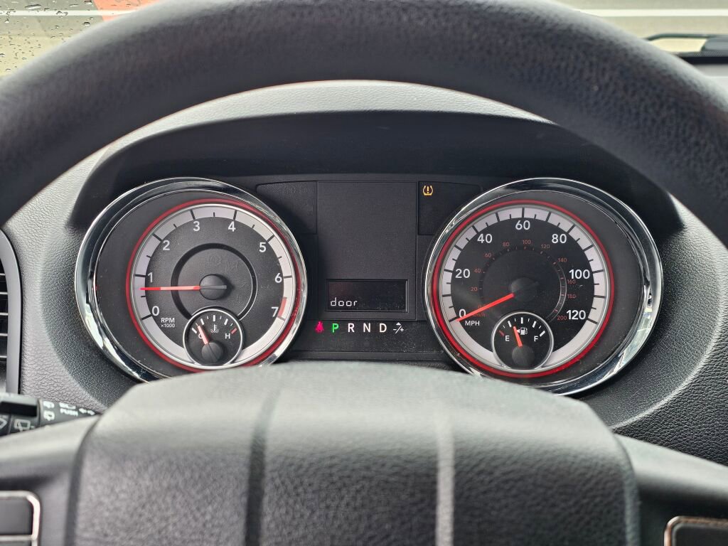 Used 2012 Dodge Grand Caravan SE FWD image 28
