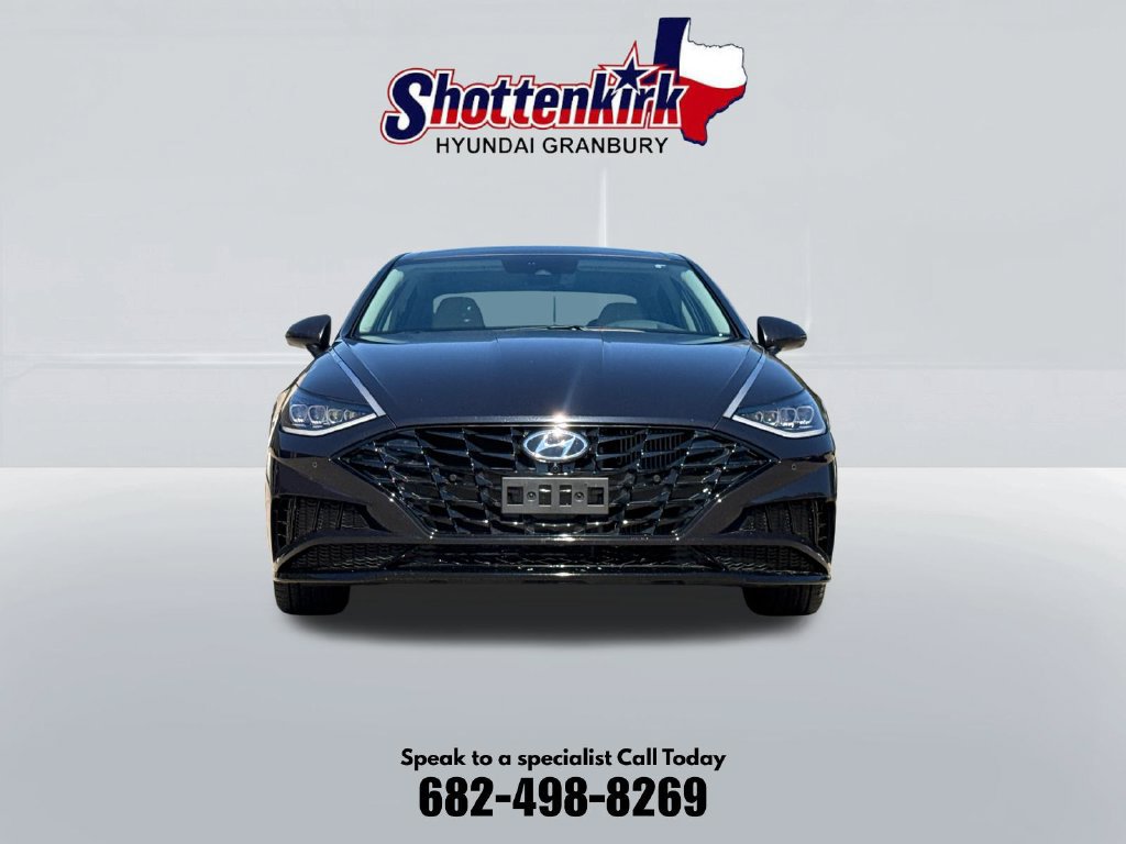 Used 2023 Hyundai Sonata Limited w/ Preferred Accessory Package FWD image 2