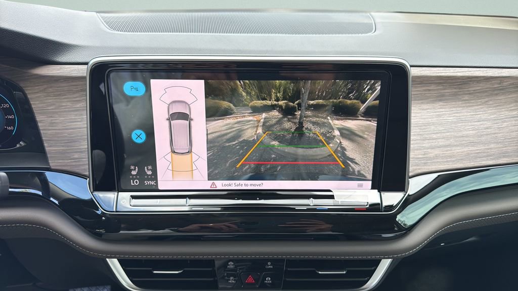 New 2026 Volkswagen Atlas SEL image 24