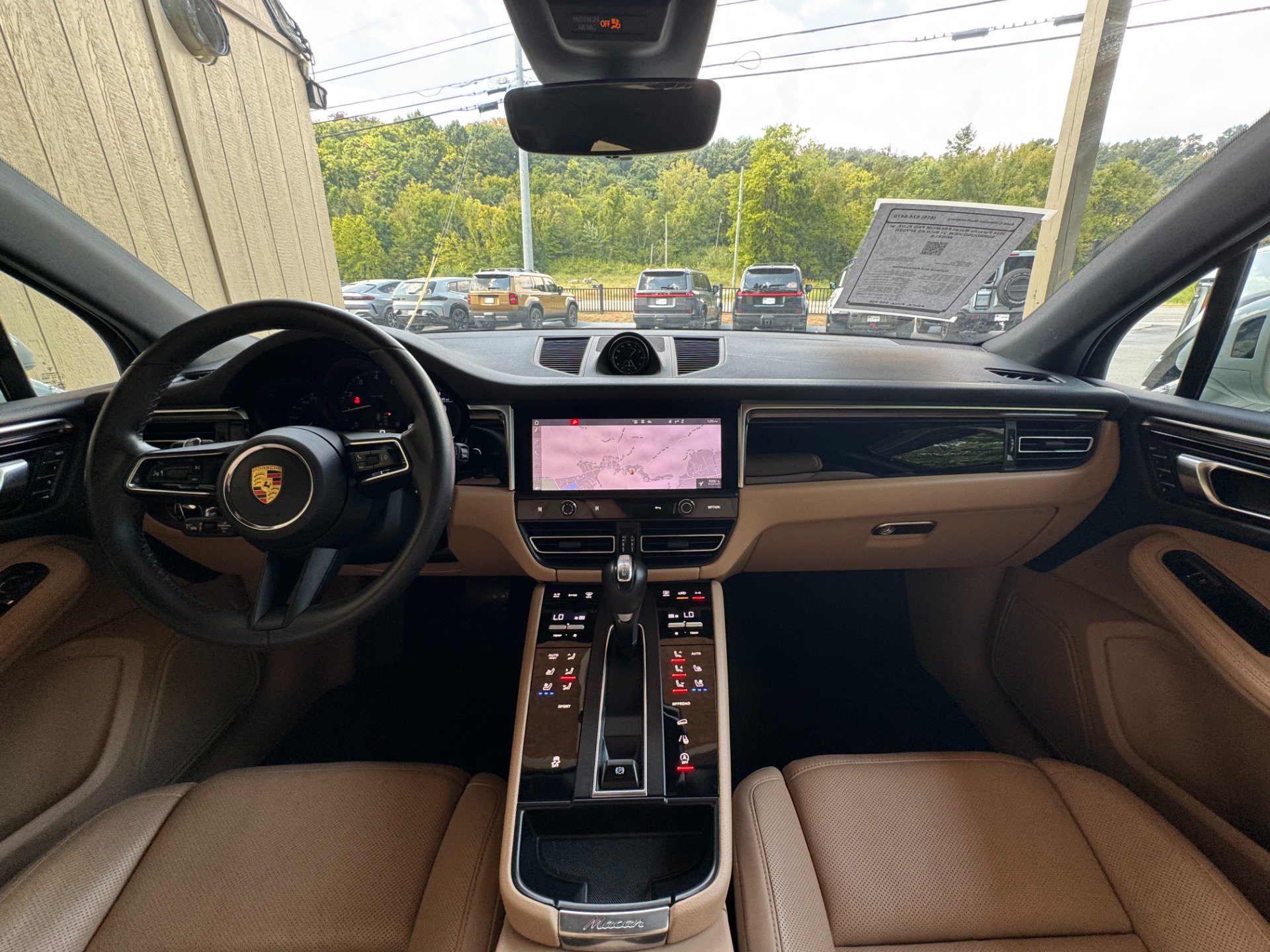 Used 2024 Porsche Macan AWD/4WD image 40