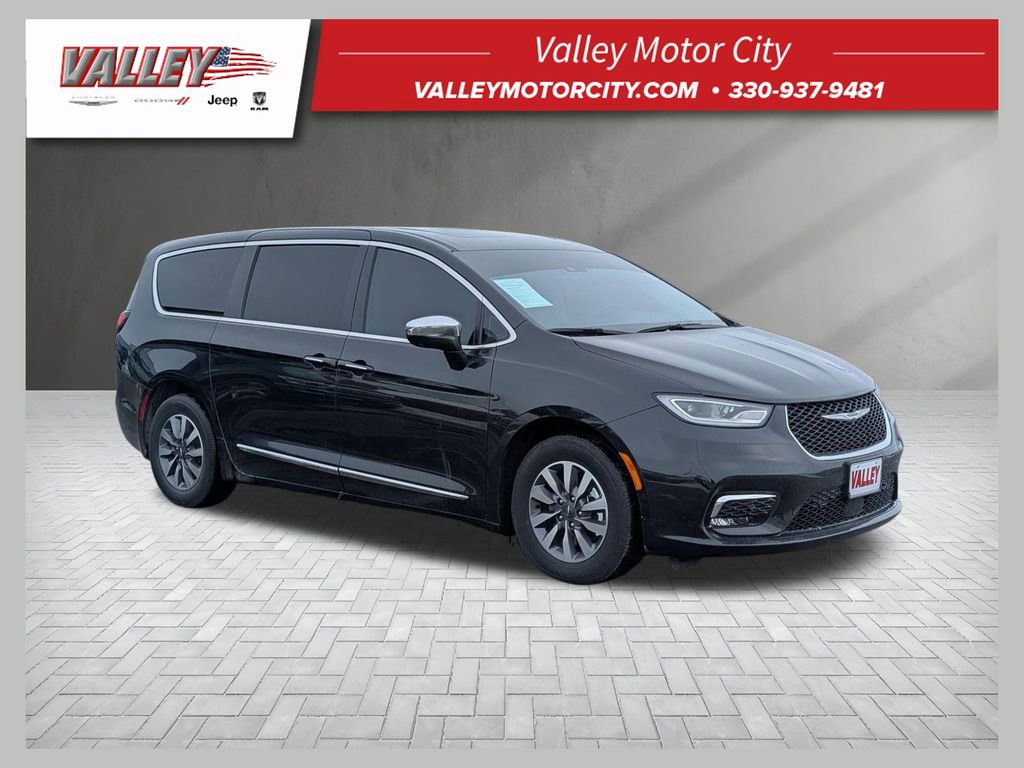 Used 2023 Chrysler Pacifica Limited