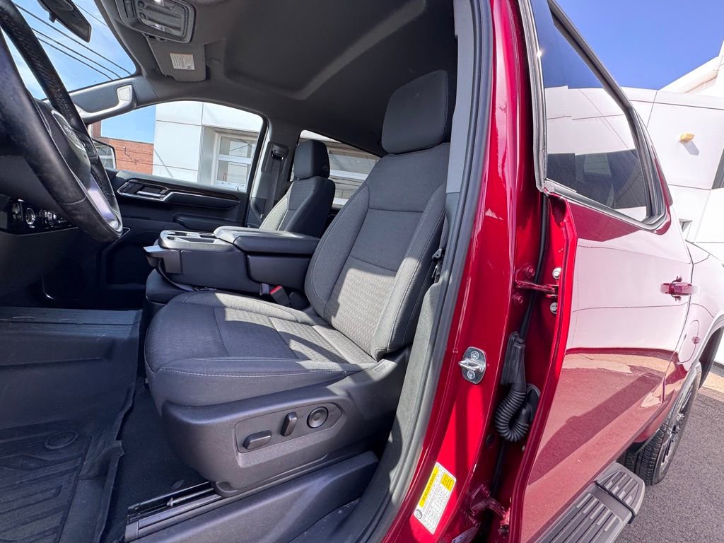 Used 2024 GMC Sierra 1500 Elevation w/ LPO, Elevation Black Package image 14