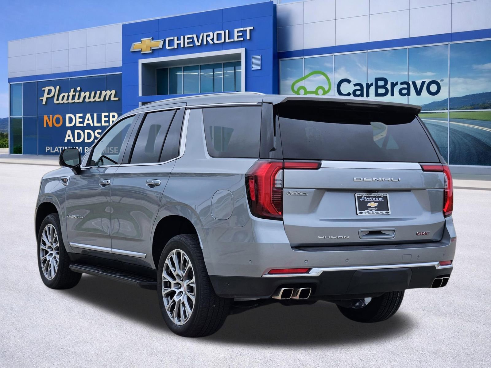 Used 2025 GMC Yukon Denali AWD/4WD image 4