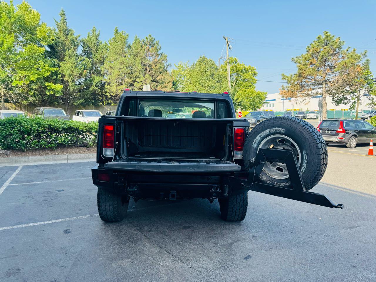 Used 2005 HUMMER H2 SUT w/ Preferred Equipment Group AWD/4WD image 20