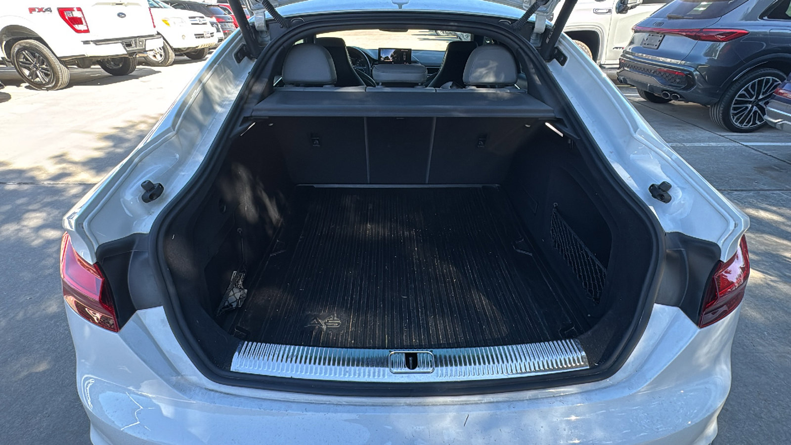 Used 2023 Audi S5 Premium w/ Convenience Package image 25