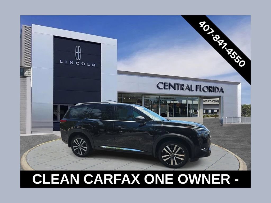 Used 2025 Nissan Pathfinder Platinum FWD image 1