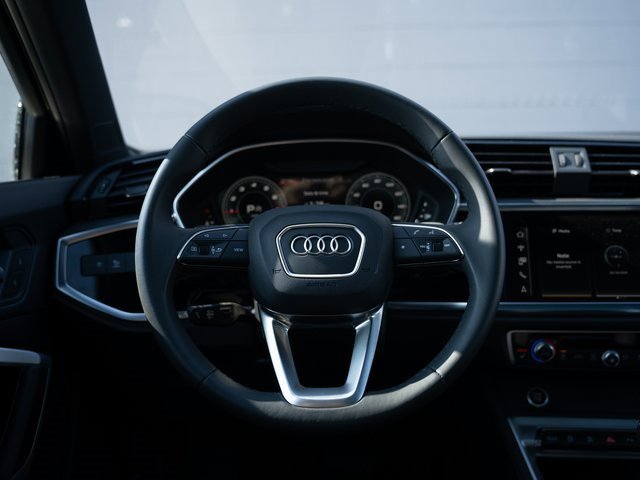 Certified 2025 Audi Q3 2.0T Premium Plus w/ Premium Plus Package image 22