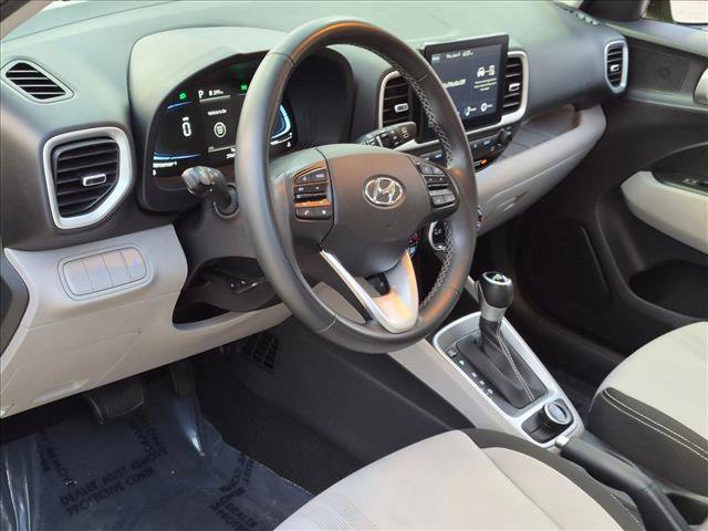 Used 2024 Hyundai Venue SEL FWD image 9