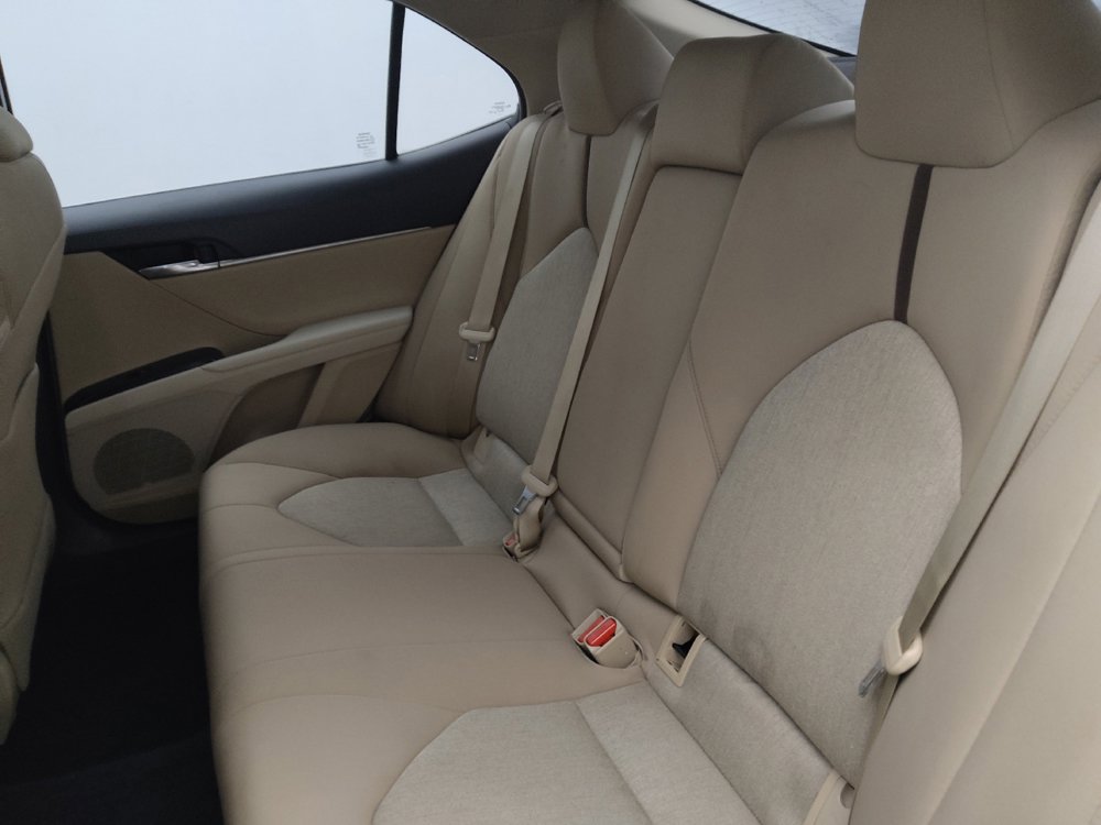 Used 2020 Toyota Camry LE FWD image 18