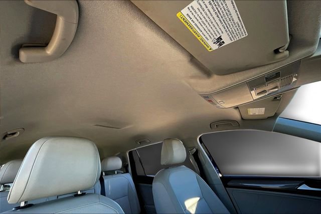 Used 2022 Volkswagen Tiguan SE image 17