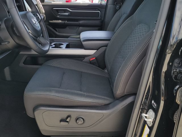 Used 2025 RAM 1500 Big Horn AWD/4WD image 6