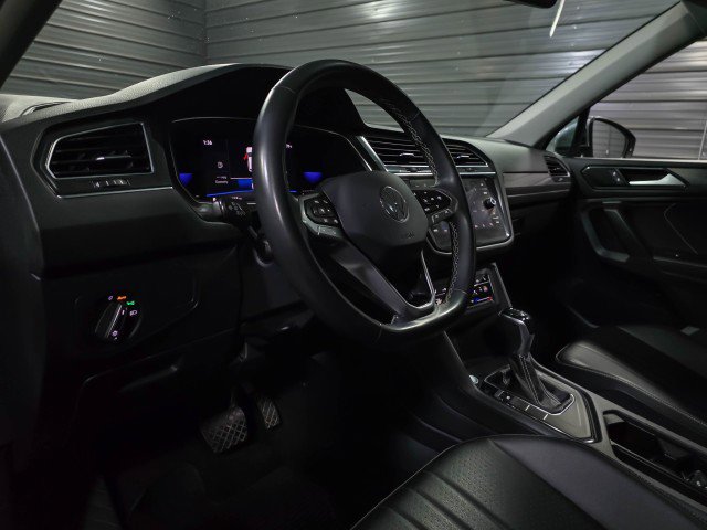 Used 2022 Volkswagen Tiguan SE FWD image 10