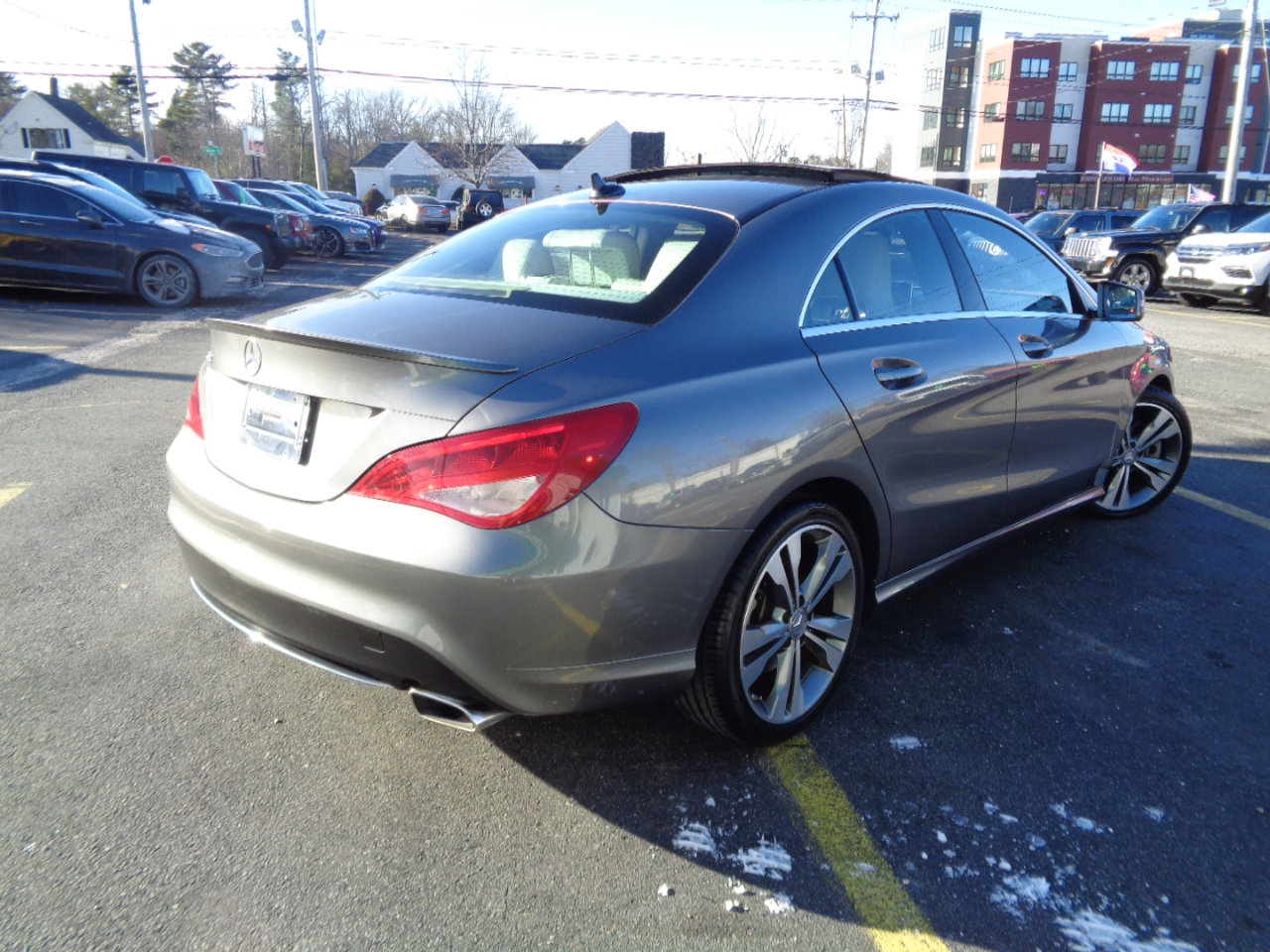 Used 2015 Mercedes-Benz CLA 250 image 4
