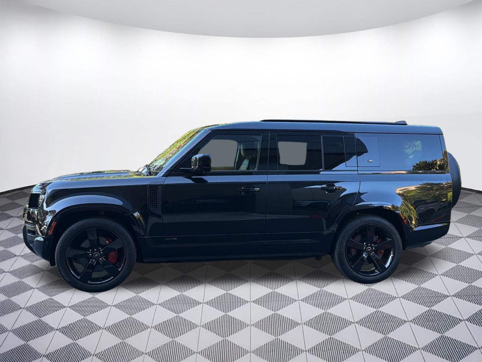 Used 2023 Land Rover Defender 130 X AWD/4WD image 2