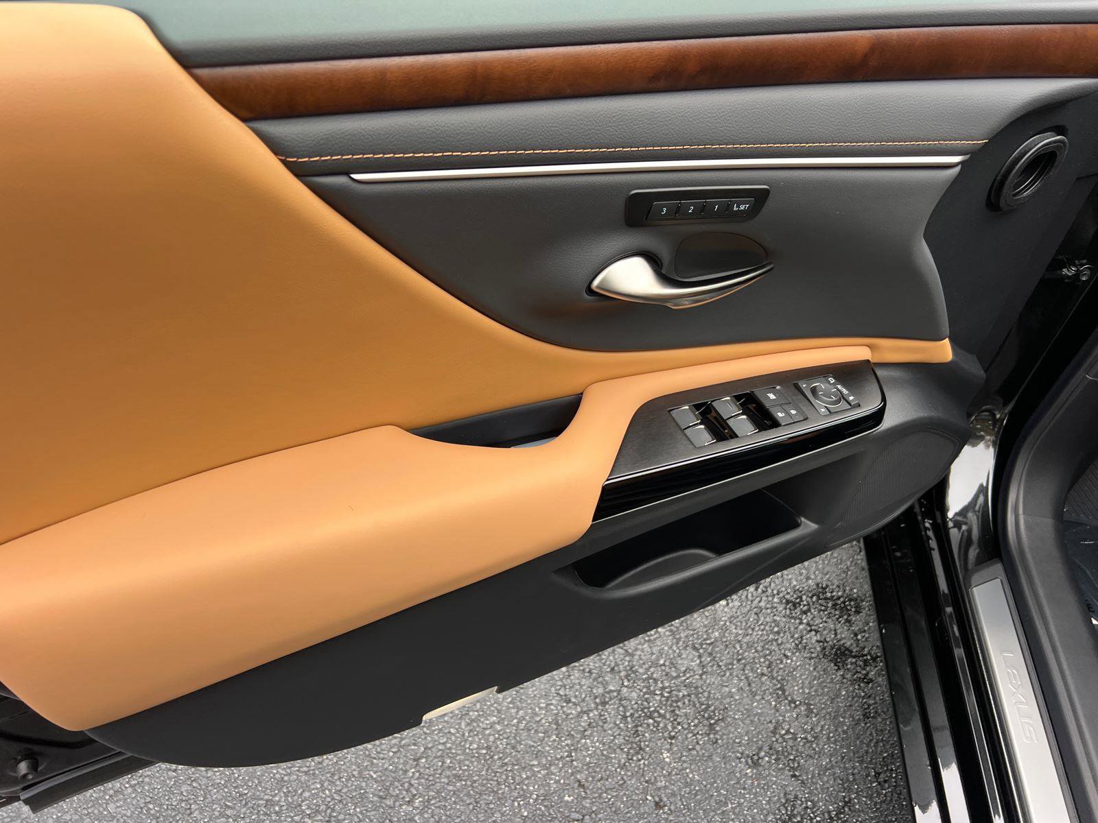 New 2025 Lexus ES 350 w/ Premium Package image 11