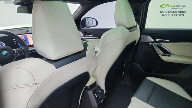Used 2025 BMW X2 xDrive28i w/ Premium Package AWD/4WD image 32