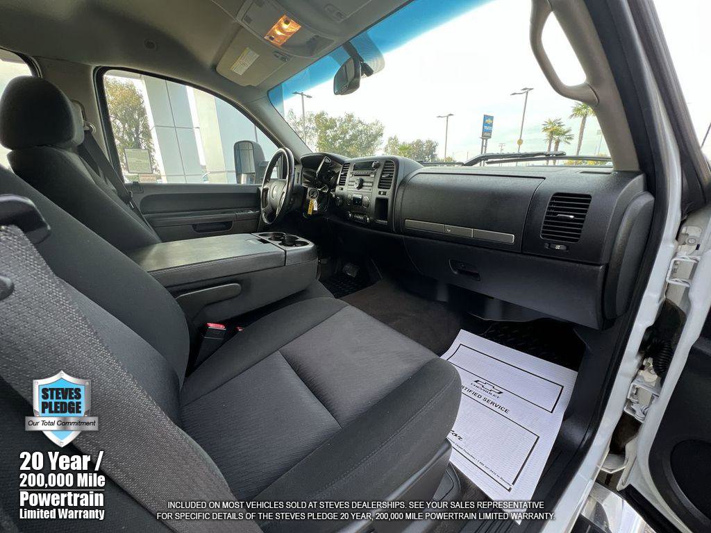 Used 2011 Chevrolet Silverado 2500 LT w/ Interior Plus Package image 28