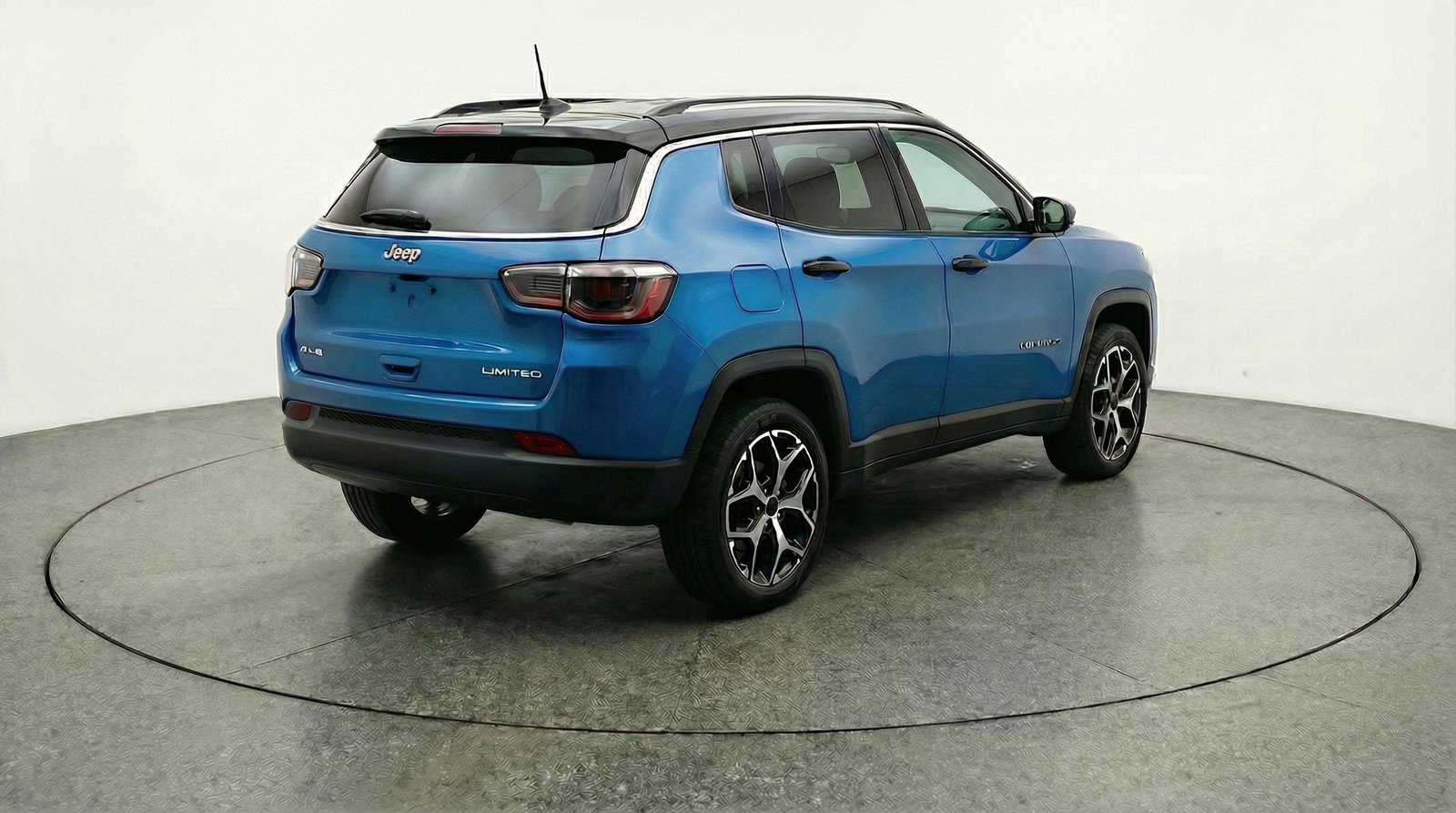 Used 2025 Jeep Compass Limited image 9