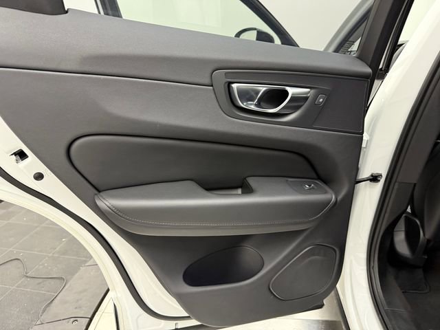 Certified 2025 Volvo XC60 B5 Plus AWD/4WD image 24