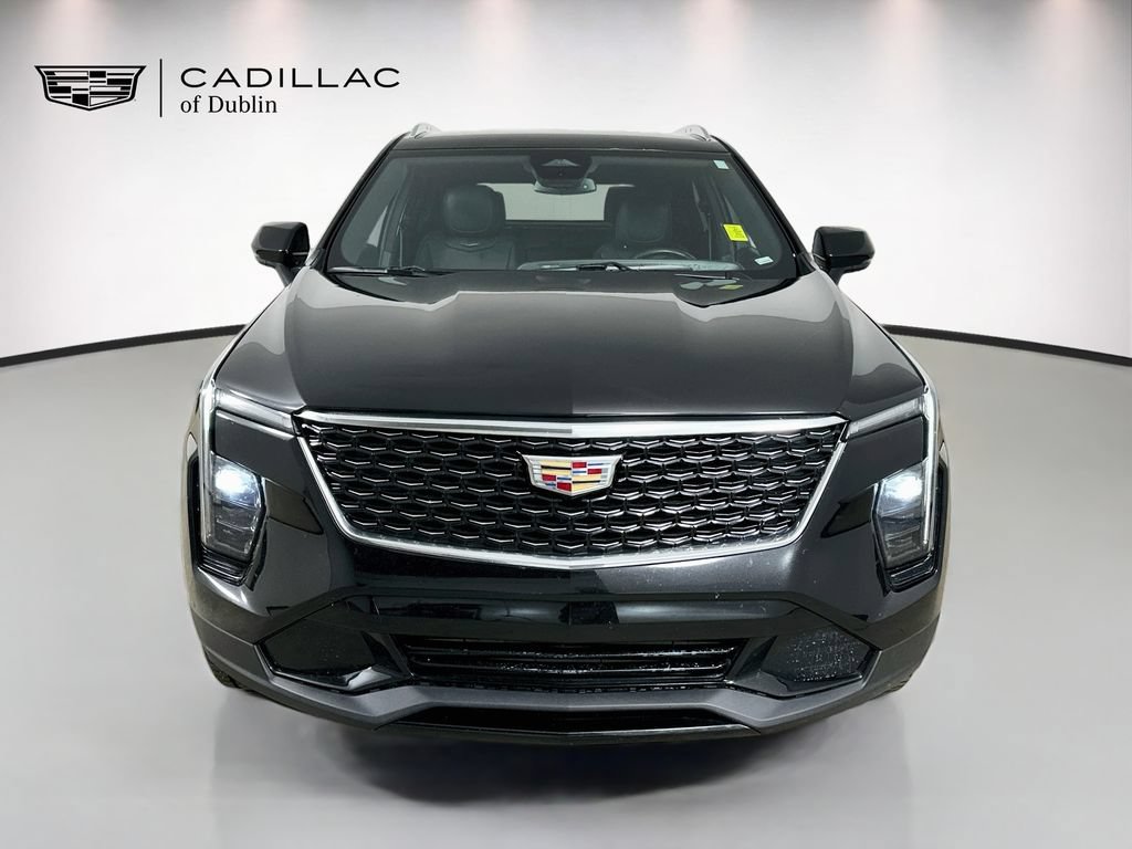 Used 2024 Cadillac XT4 Premium Luxury FWD image 2
