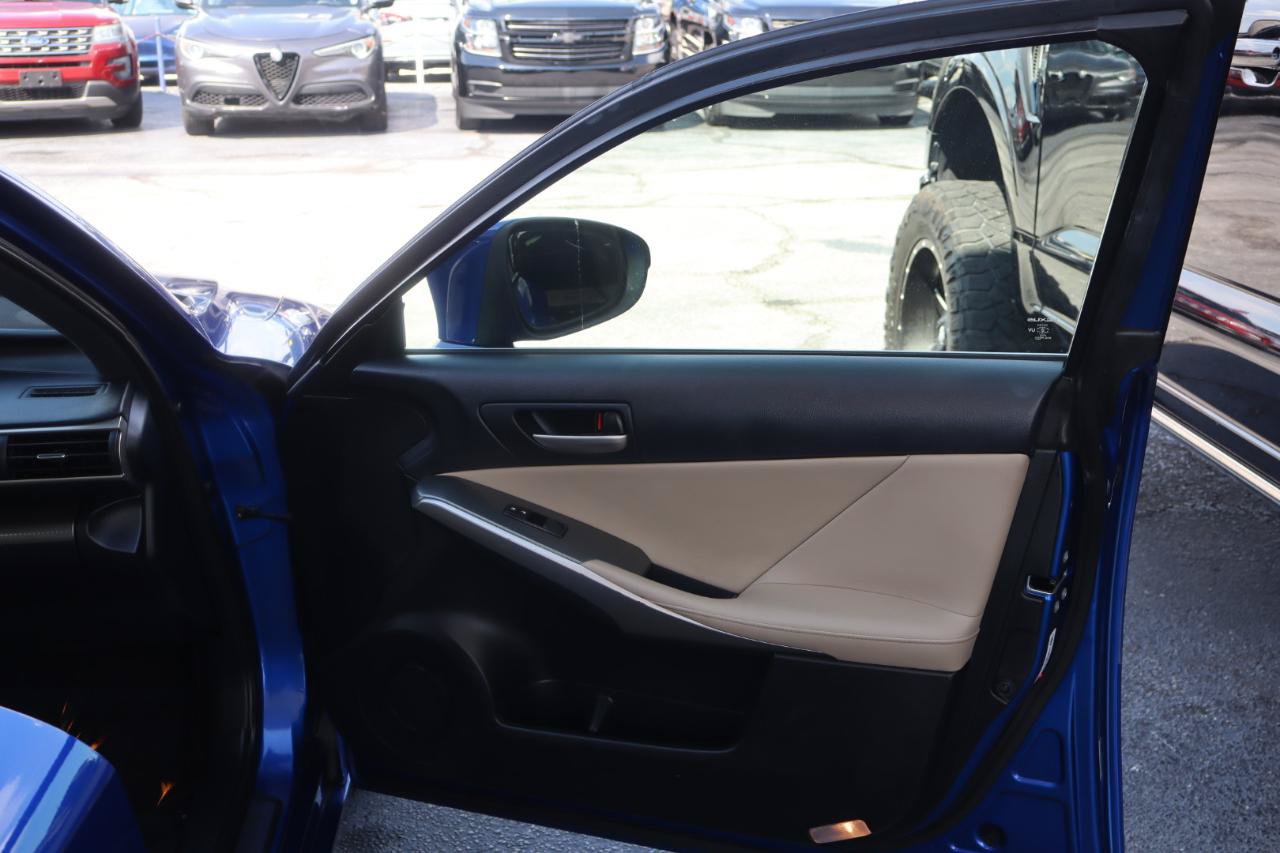 Used 2018 Lexus IS 300 F Sport w/ F Sport Package RWD image 16