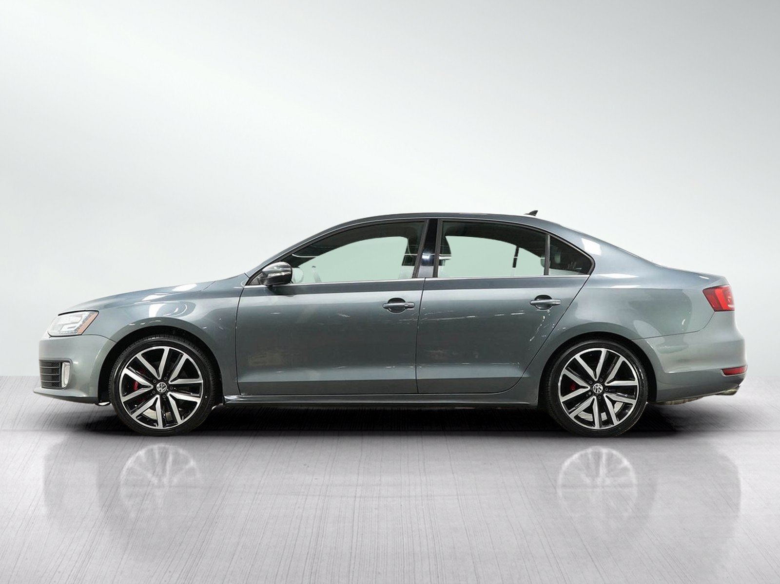 Used 2014 Volkswagen Jetta GLI Autobahn FWD image 2