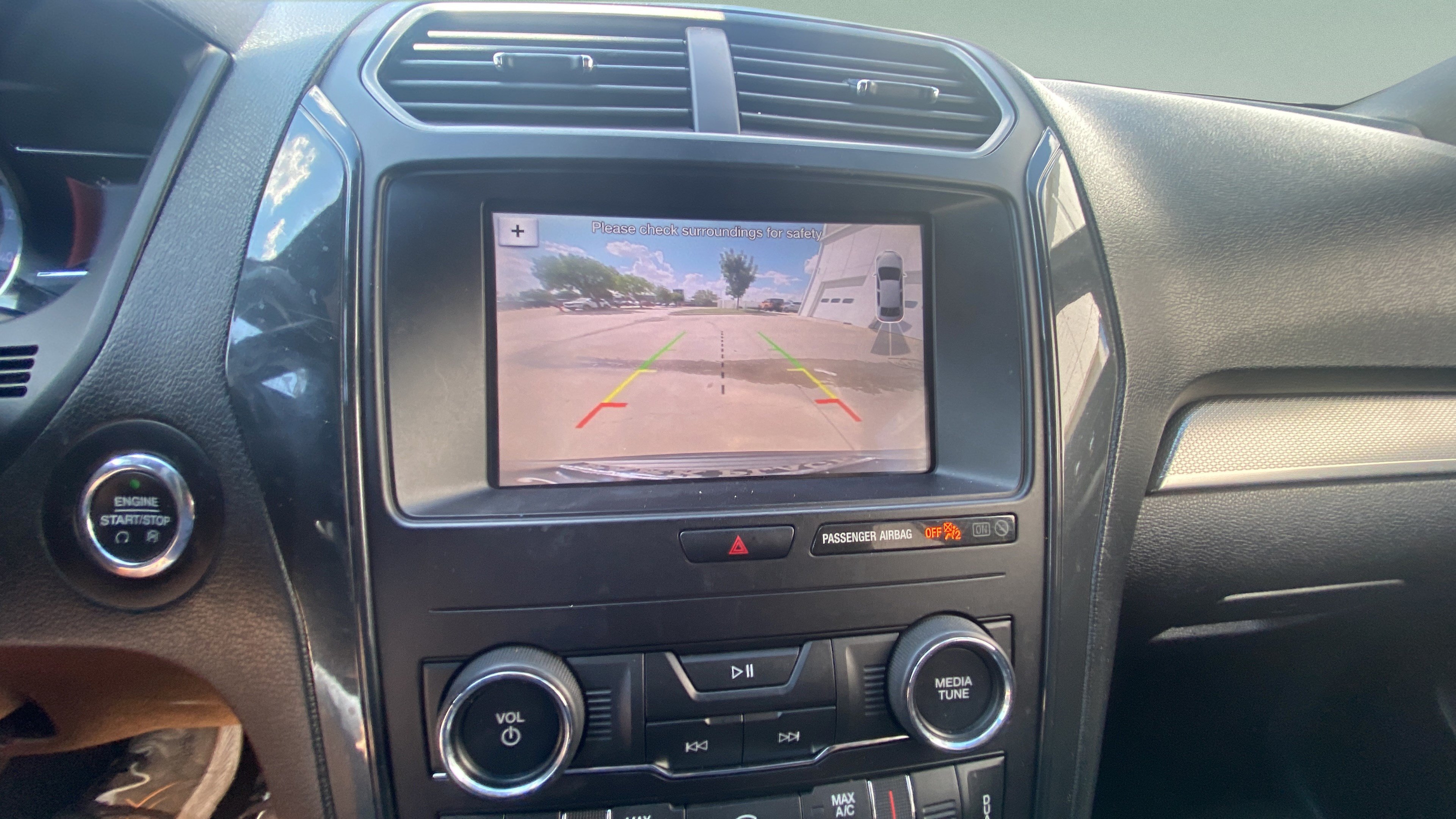 Used 2019 Ford Explorer XLT w/ Equipment Group 201A FWD image 24