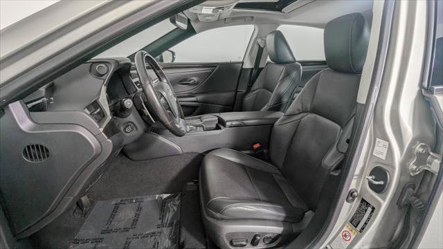 Used 2019 Lexus ES 300h w/ Premium Package FWD image 14