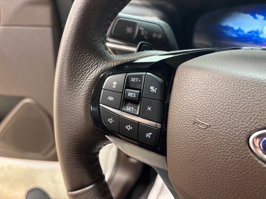 Used 2021 Ford Explorer King Ranch w/ Premium Technology Package image 20