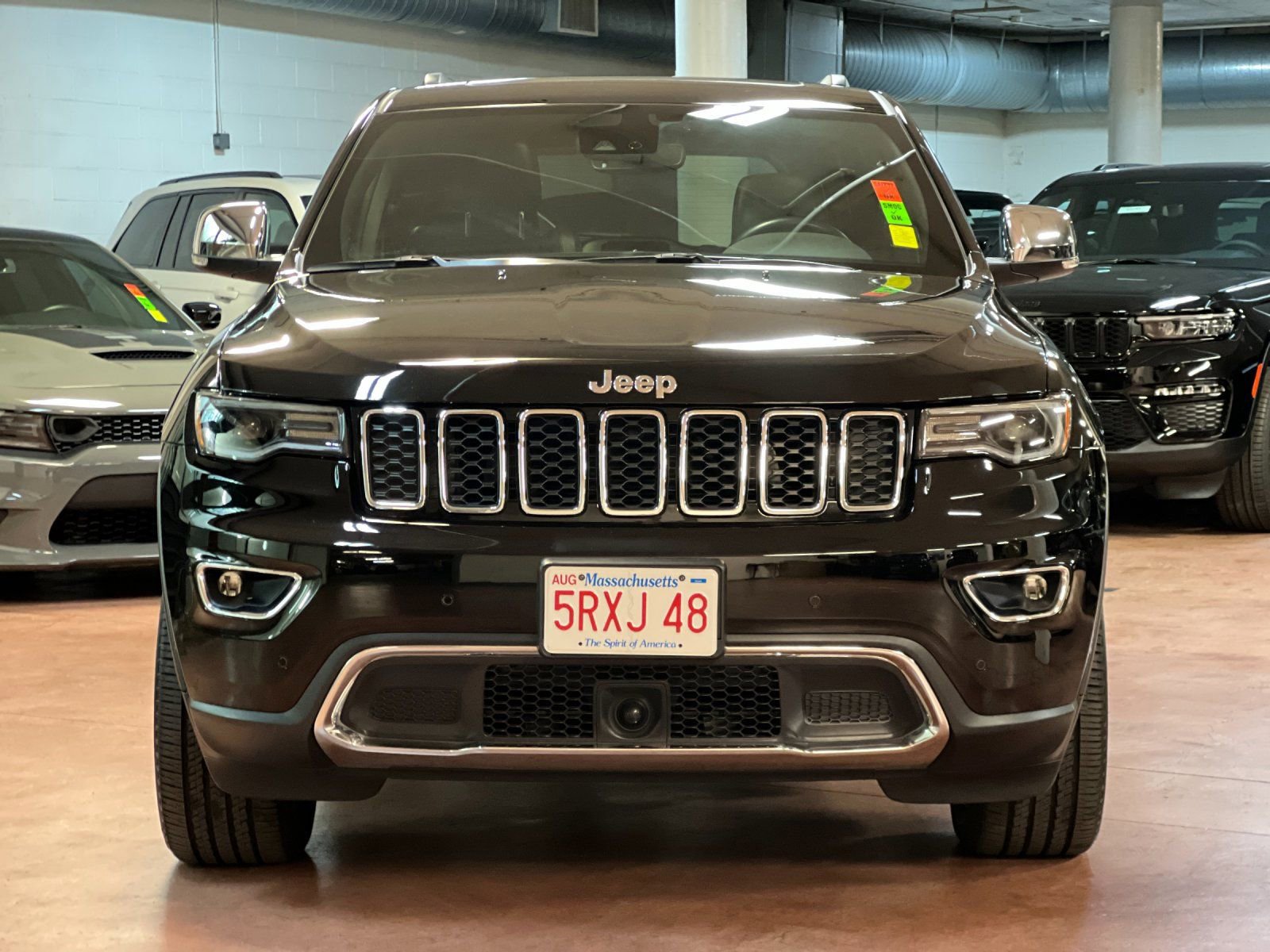 Certified 2022 Jeep Grand Cherokee Limited w/ Tech Group image 8