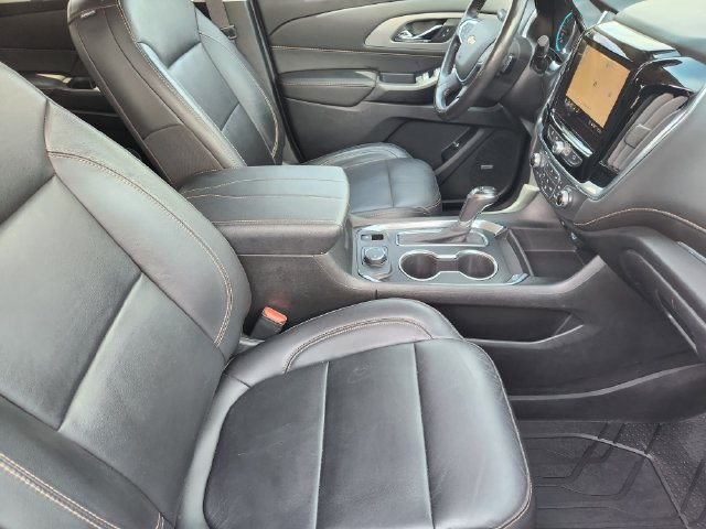 Used 2020 Chevrolet Traverse LT w/ LT Premium Package FWD image 14