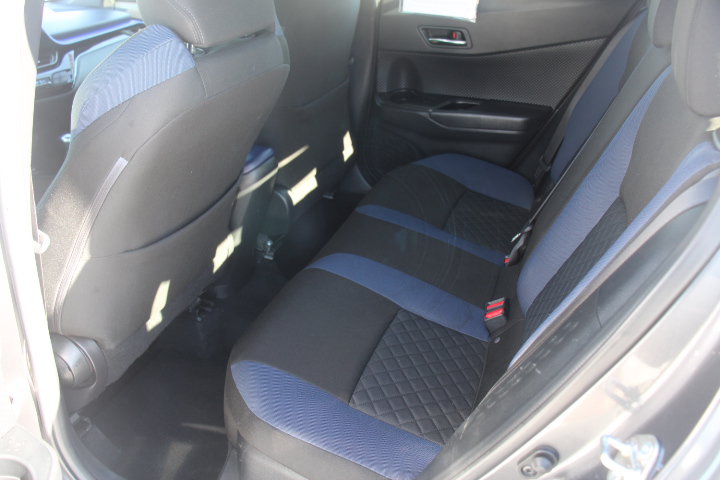 Used 2021 Toyota C-HR XLE FWD image 12