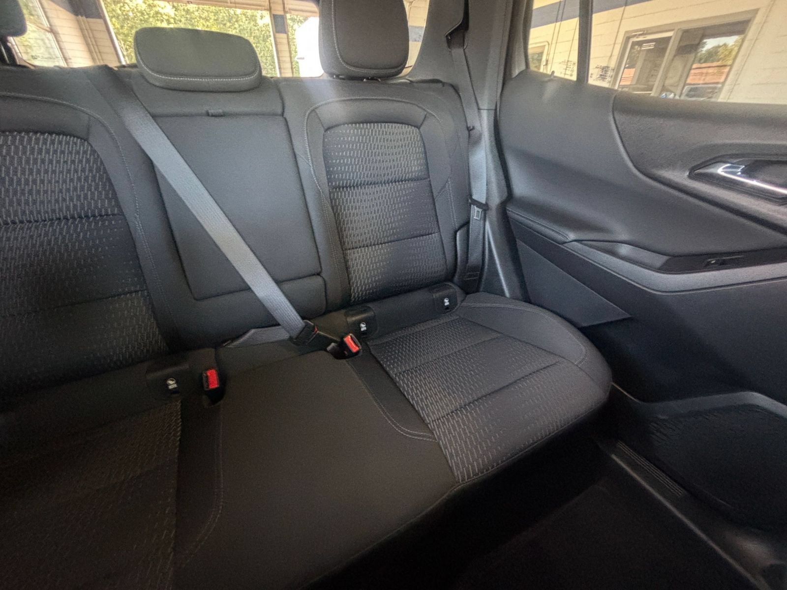 Used 2025 Chevrolet Equinox LT FWD image 37
