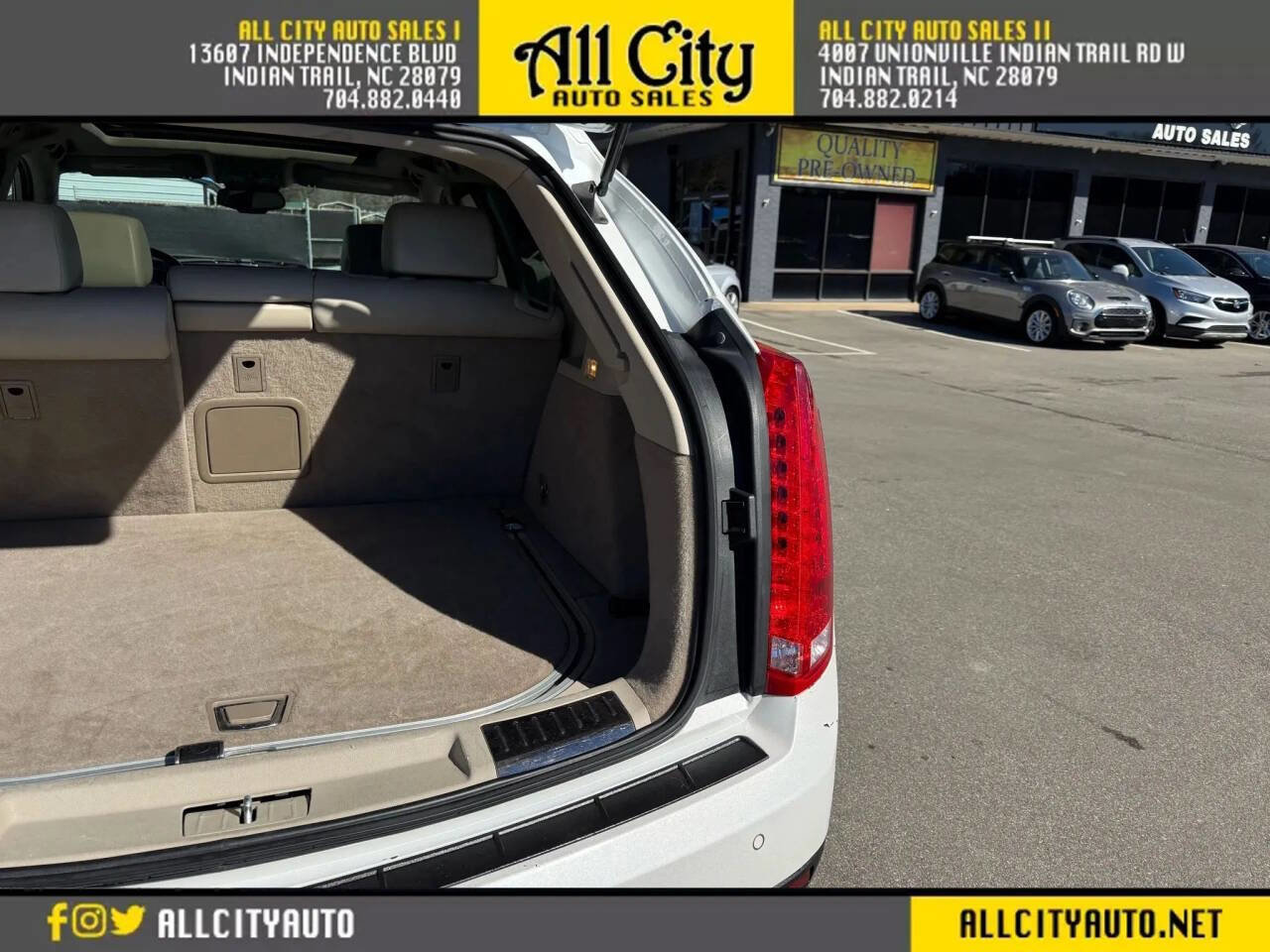 Used 2010 Cadillac SRX Premium image 36