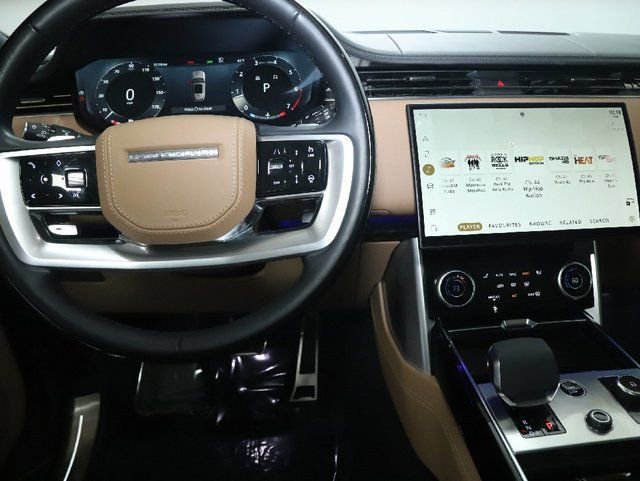 Used 2023 Land Rover Range Rover SE image 15