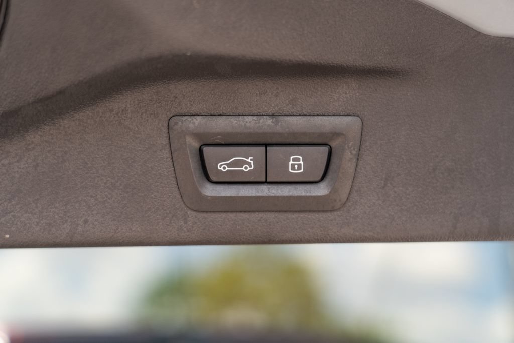 Used 2025 BMW X7 M60i AWD/4WD image 8