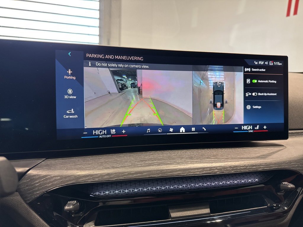 Used 2025 BMW 230i xDrive Coupe w/ Premium Package image 25