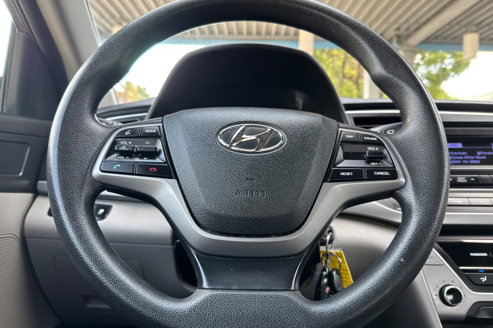 Used 2017 Hyundai Elantra SE image 19