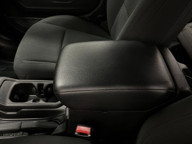 Used 2021 Jeep Wrangler Sport image 17