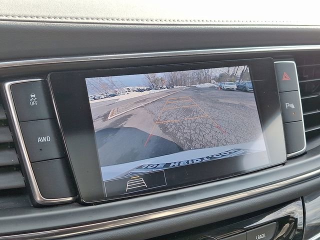 Used 2021 Buick Enclave Essence w/ Sound and Sites Package image 24
