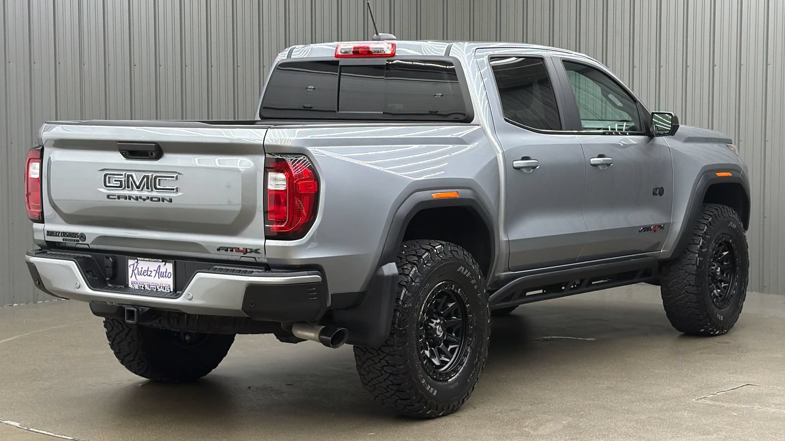 Used 2025 GMC Canyon AT4 w/ AT4X Package AWD/4WD image 5