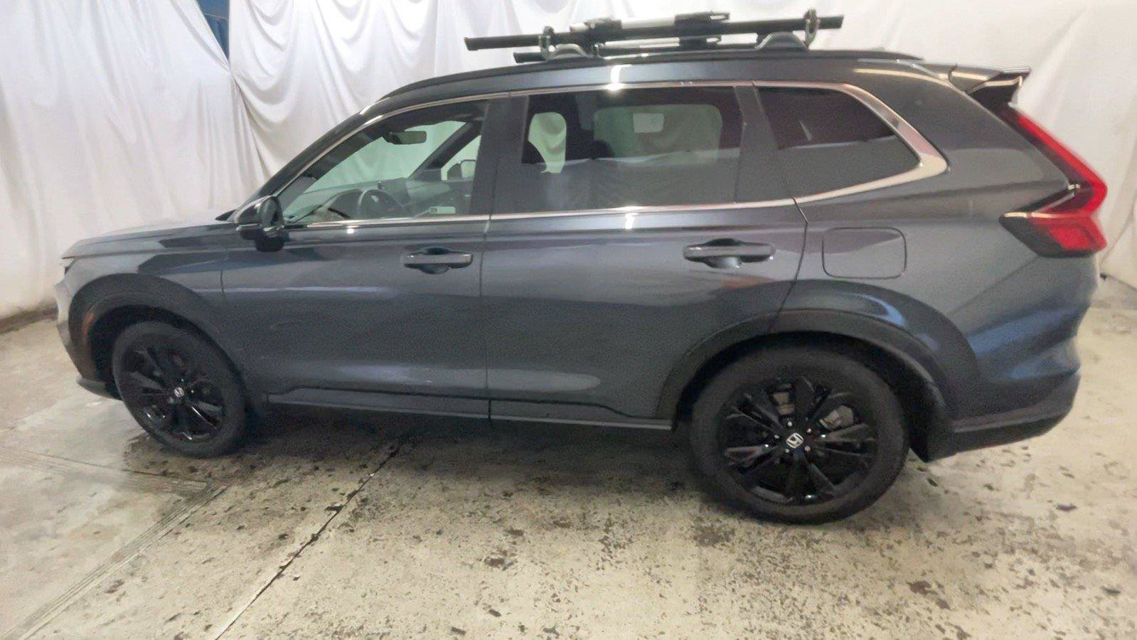 Used 2024 Honda CR-V Sport Touring image 11