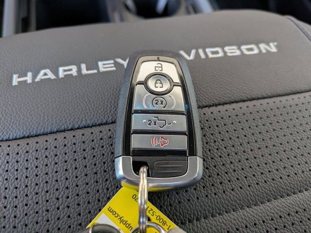 New 2026 Ford F250 Lariat w/ Black Appearance Package image 30