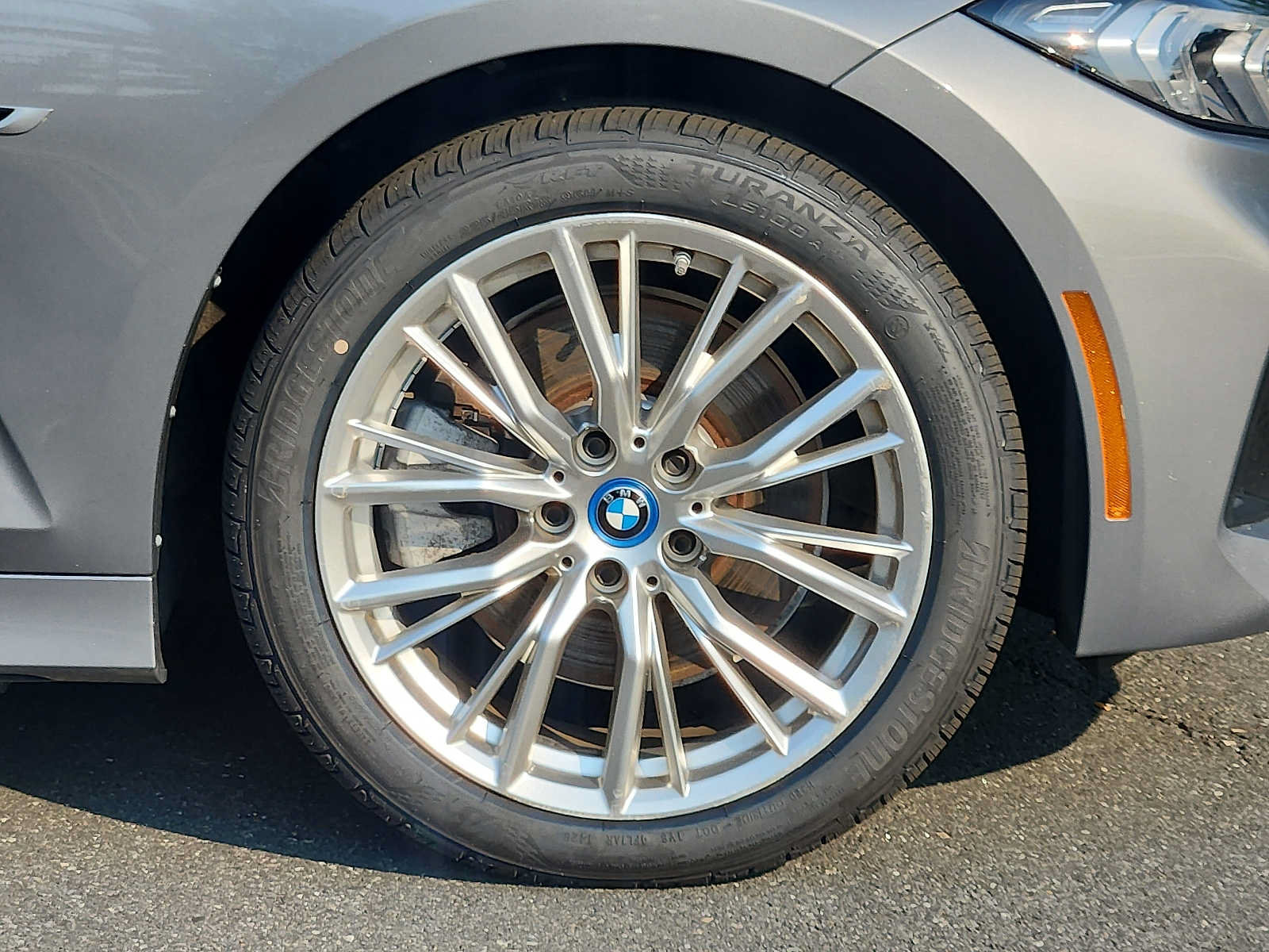 Used 2023 BMW 330e xDrive w/ Premium Package AWD/4WD image 8