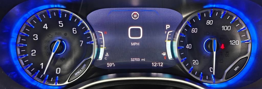 Used 2024 Chrysler Pacifica Touring-L image 57