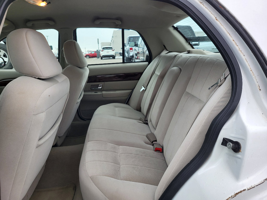 Used 2008 Mercury Grand Marquis GS image 9