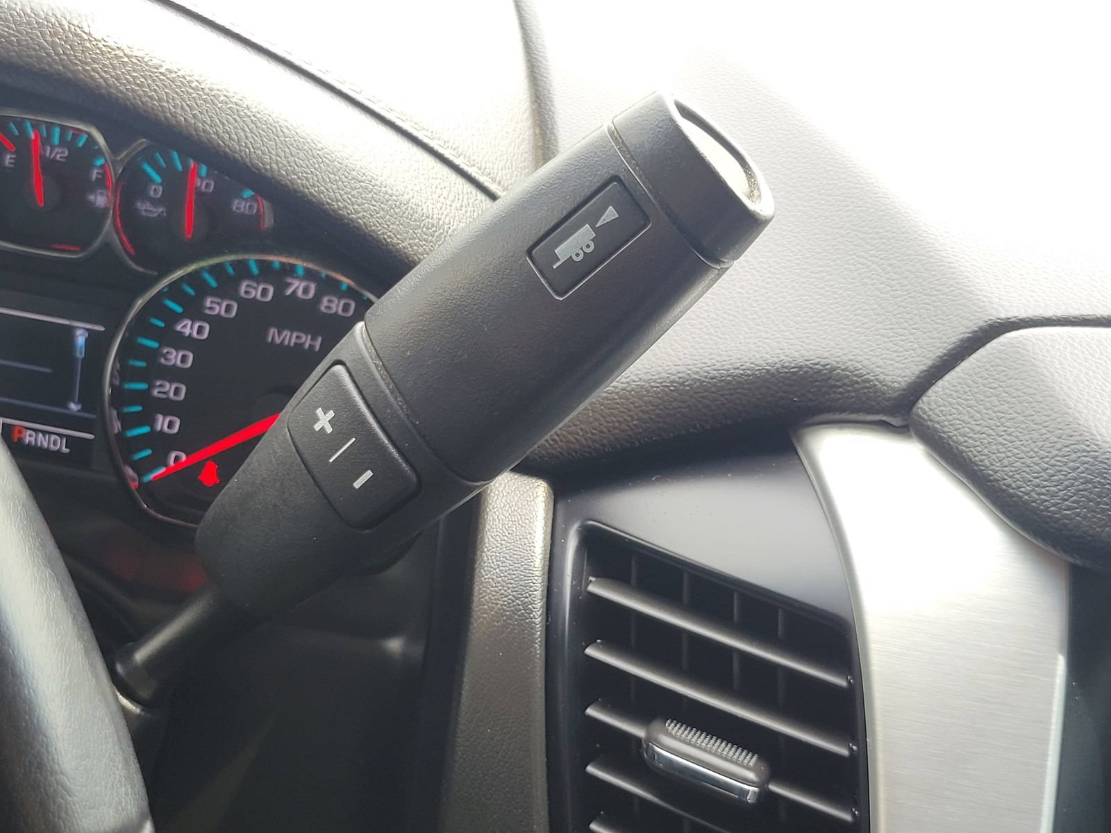 Used 2020 GMC Yukon SLE w/ Convenience Package AWD/4WD image 17