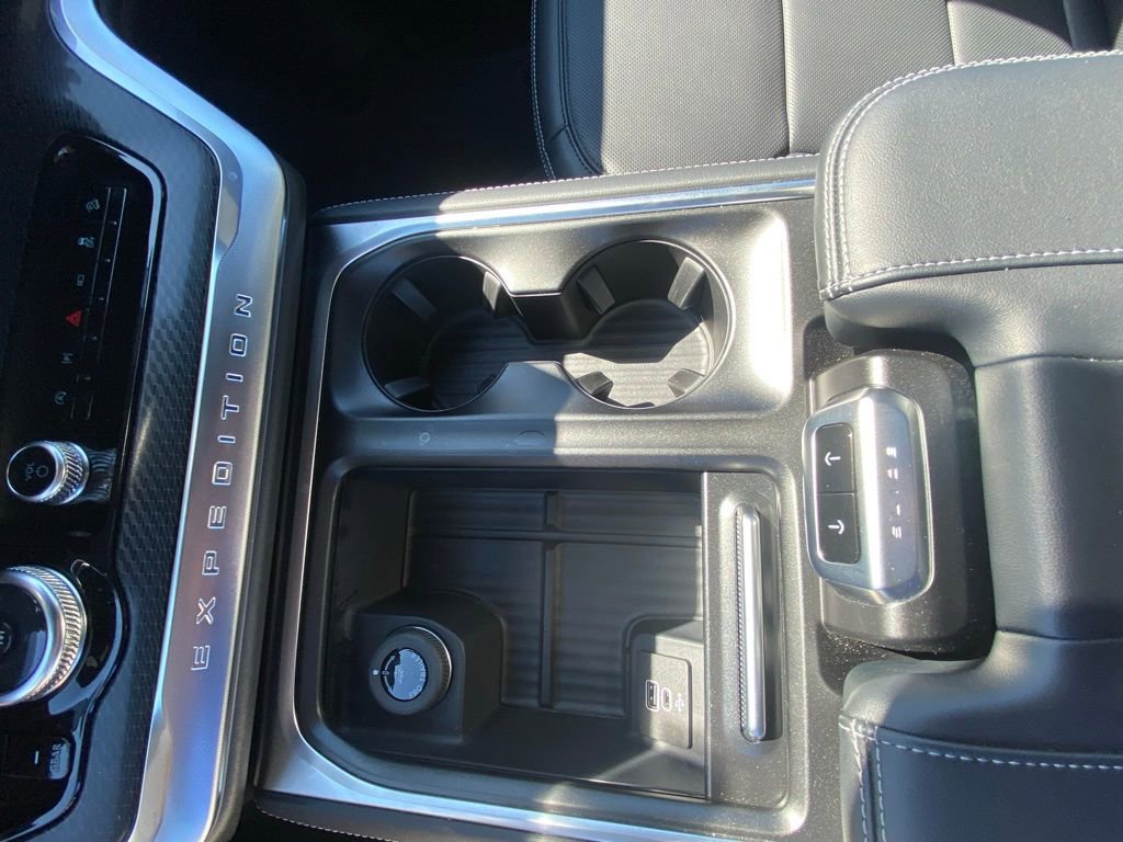 New 2026 Ford Expedition Max Platinum w/ Stealth Appearance Package image 16